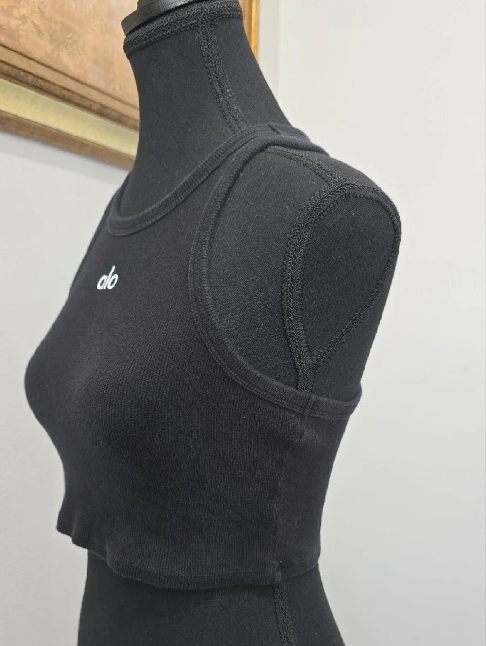 ALO Yoga Aspire Black Ribbed Crop Tank Black, S
